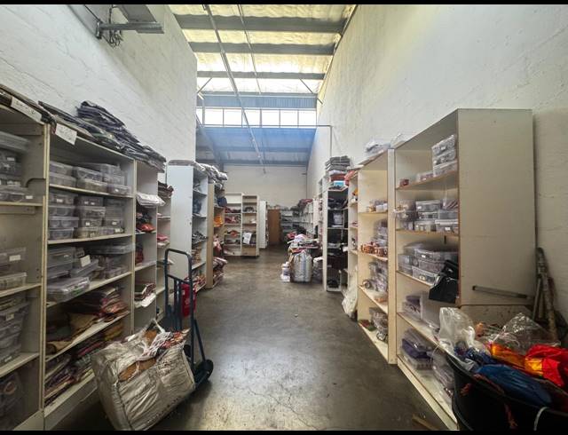 260M² WAREHOUSE TO LET IN SPRINGFIELD PARK